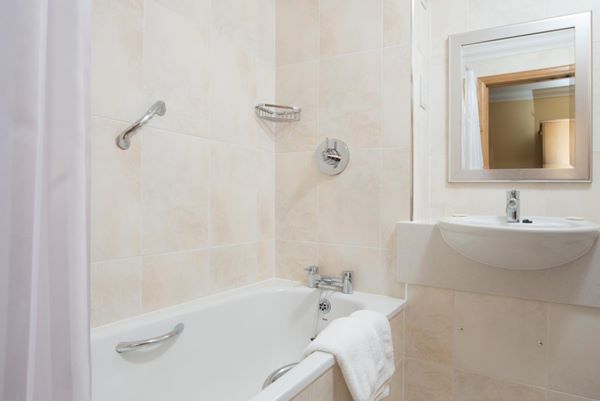 Loch Awe Hotel Bathroom