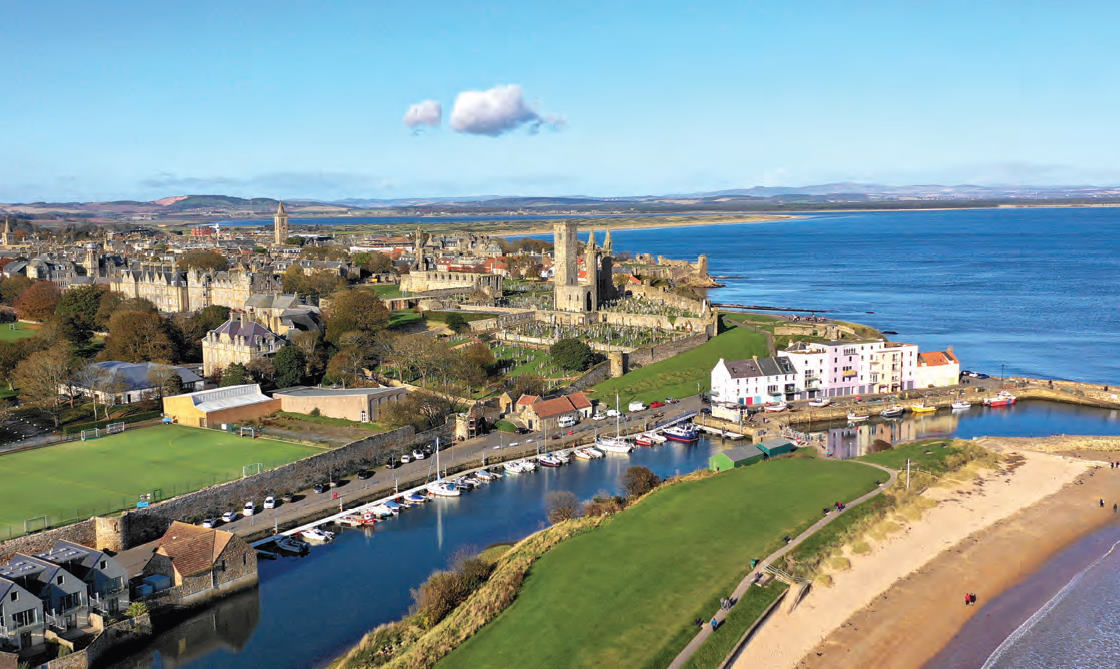 A image of the picturesque town of St.Andrews